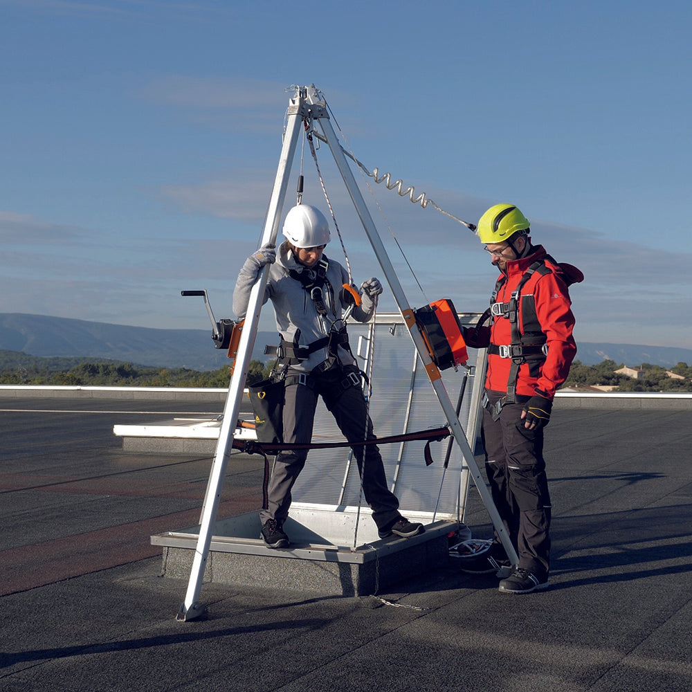 Trípode Para Trabajo en Espacio Confinado con Winche y Bolso Deltaplus